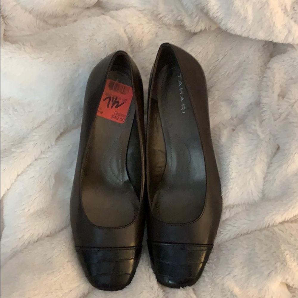 Tahar/Modern Shoe. Size 7.5.